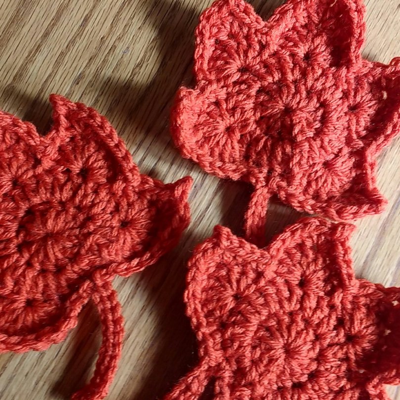 Crochet leaves Thanksgiving maple 